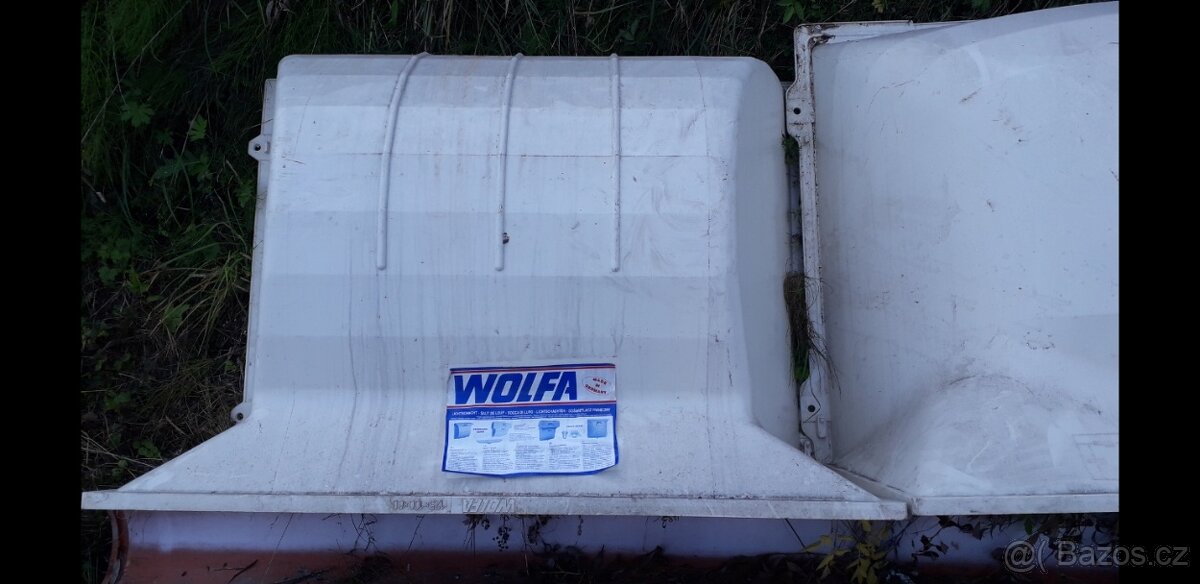 Proďám 2 x Sklepní světlík Wolfa anglický dvorek - 5