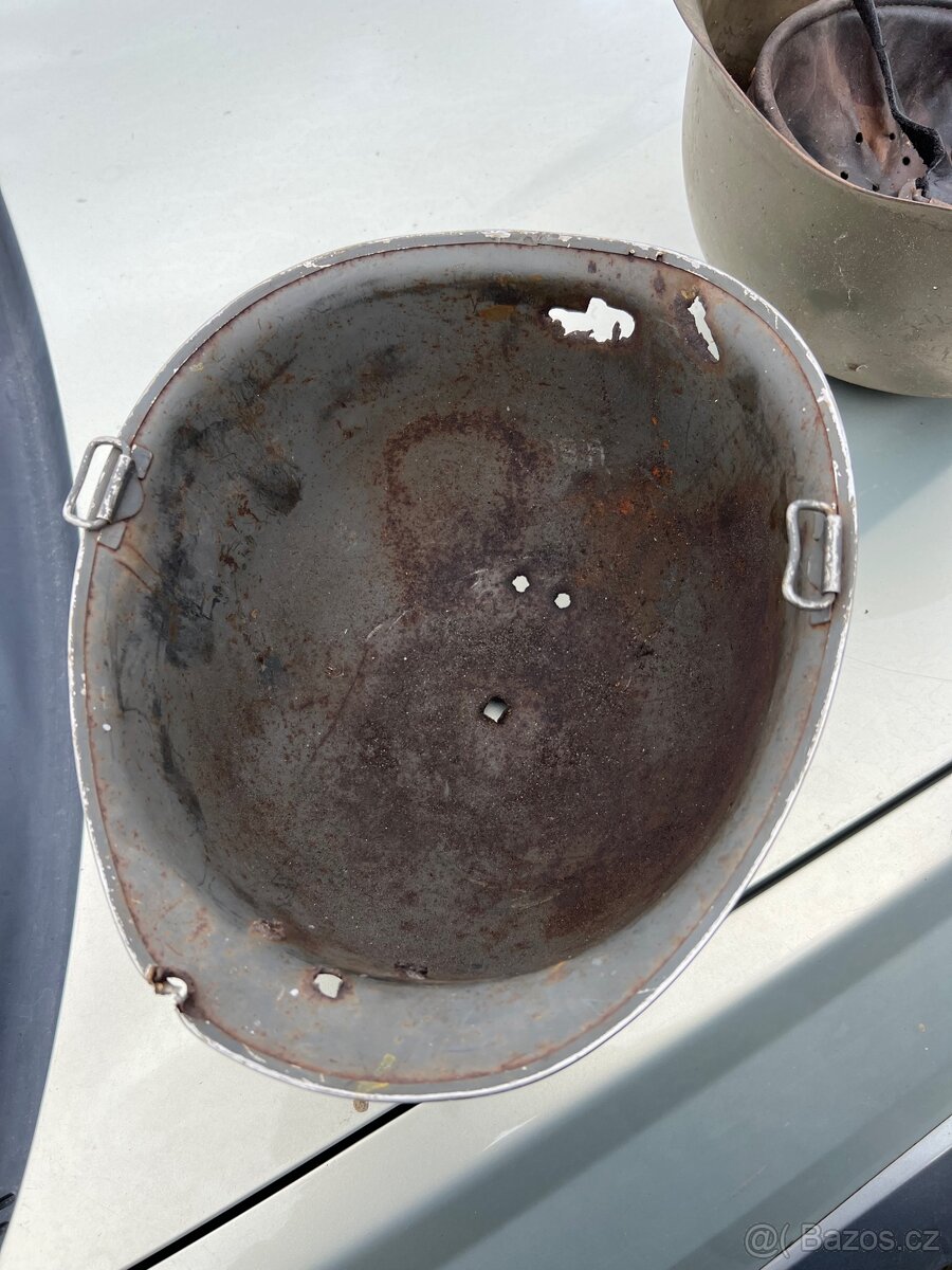 Vojenská helma . - 5