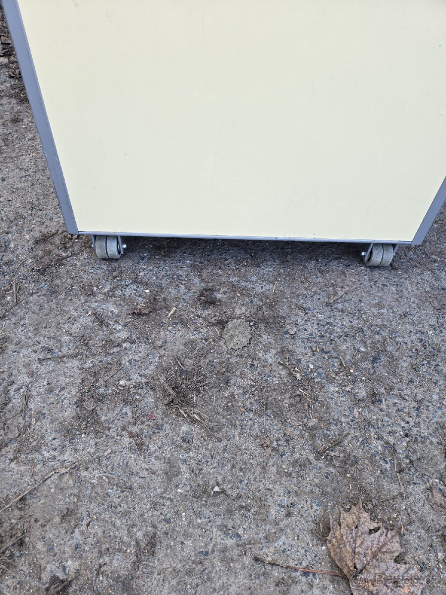 Bytelny regál na kolečkách levně - 5