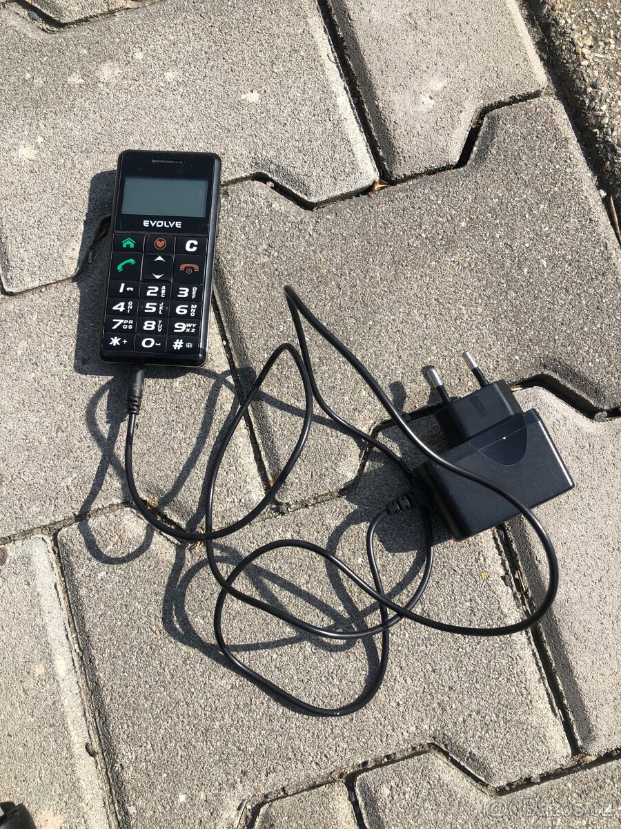 Staré mobily a příslušenství - 5