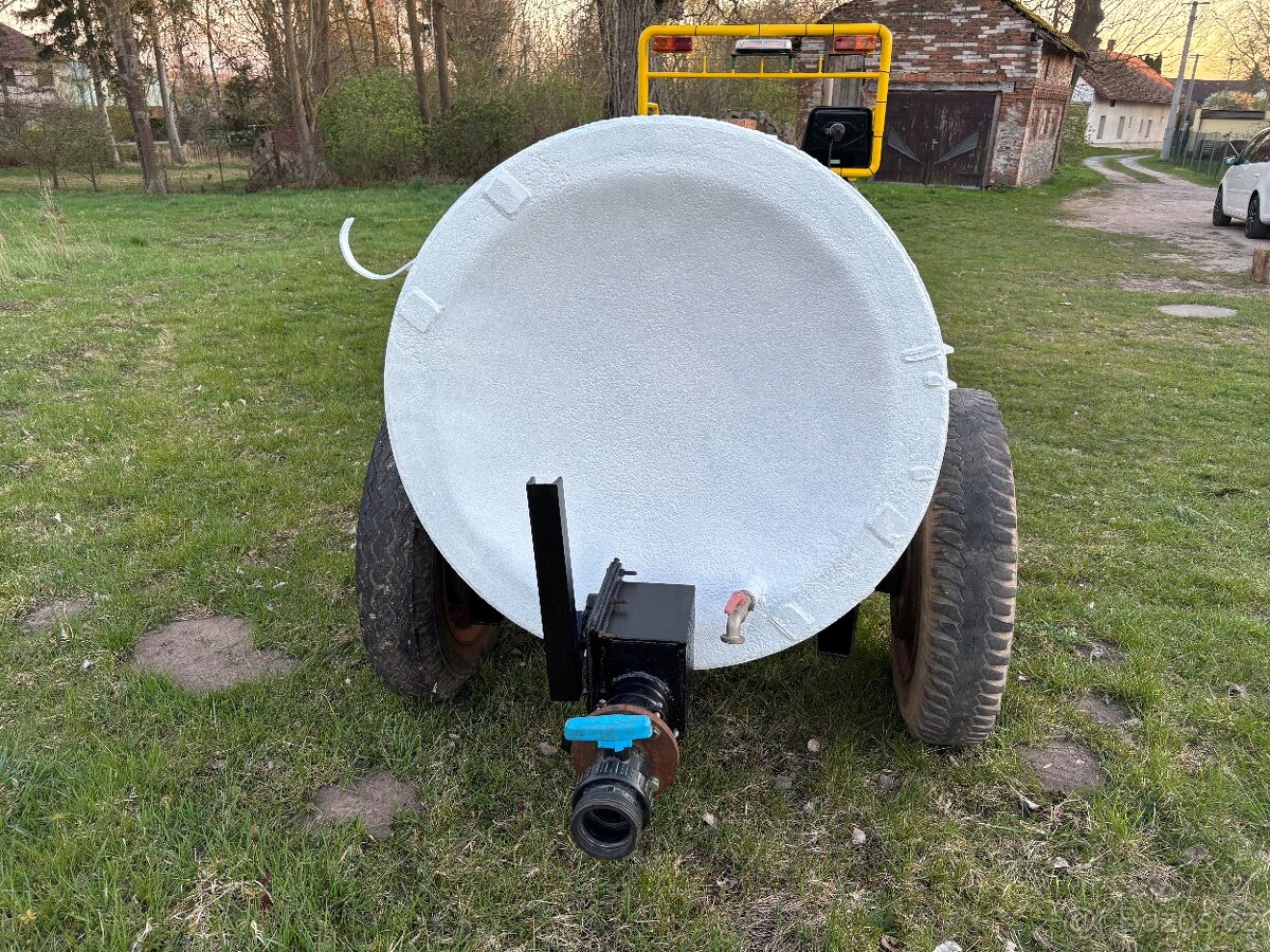 Cisterna na vodu za traktor, objem 1500l - 5