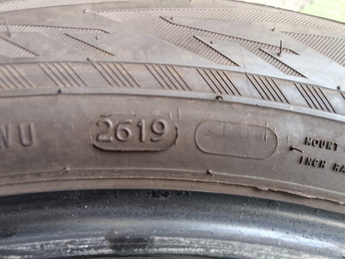 Zimní pneu Nokian WR SUV 4 - 235/55/19 - 105V - 5