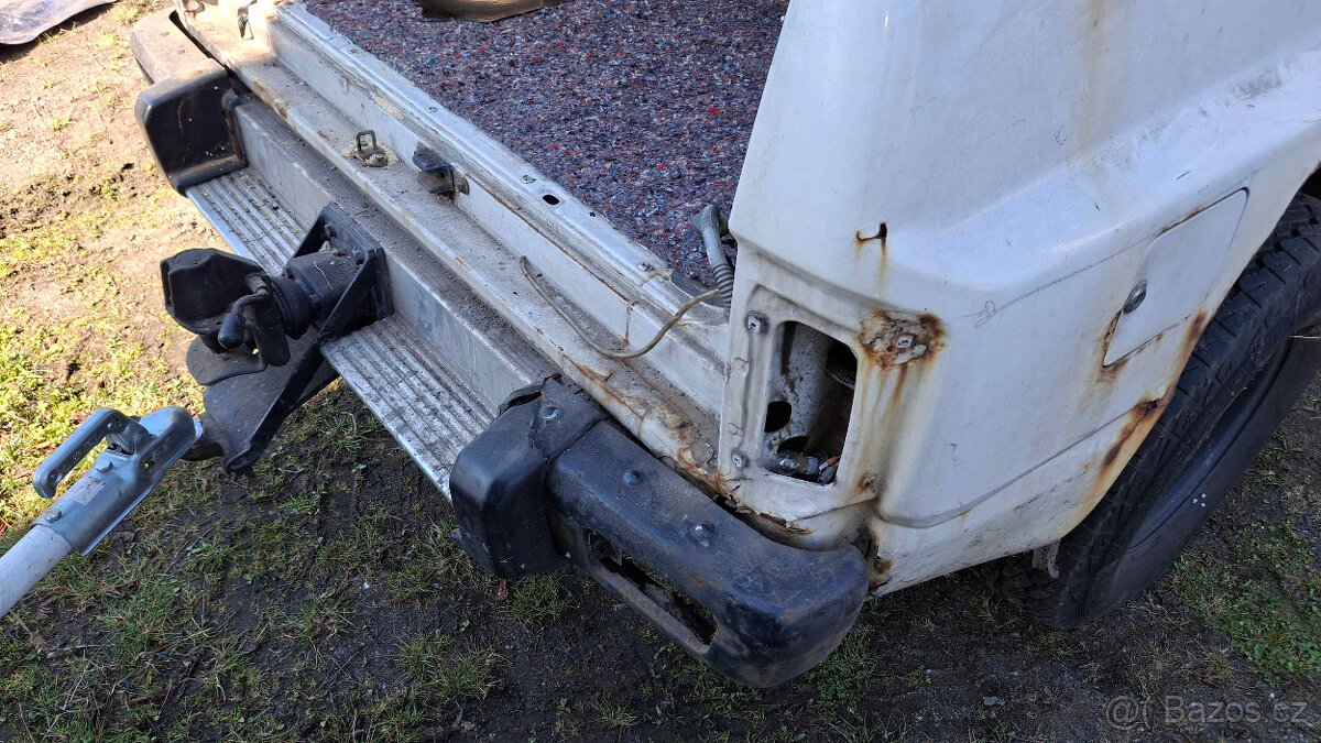 Nissan Patrol Y60 Wagon + karoserie