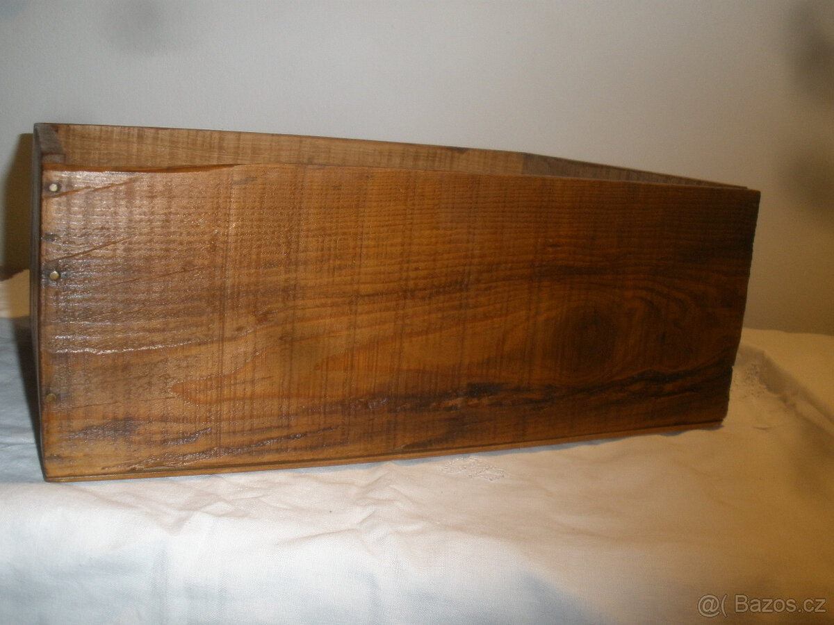 Stará dřevěná bedýnka od ozdob - 5