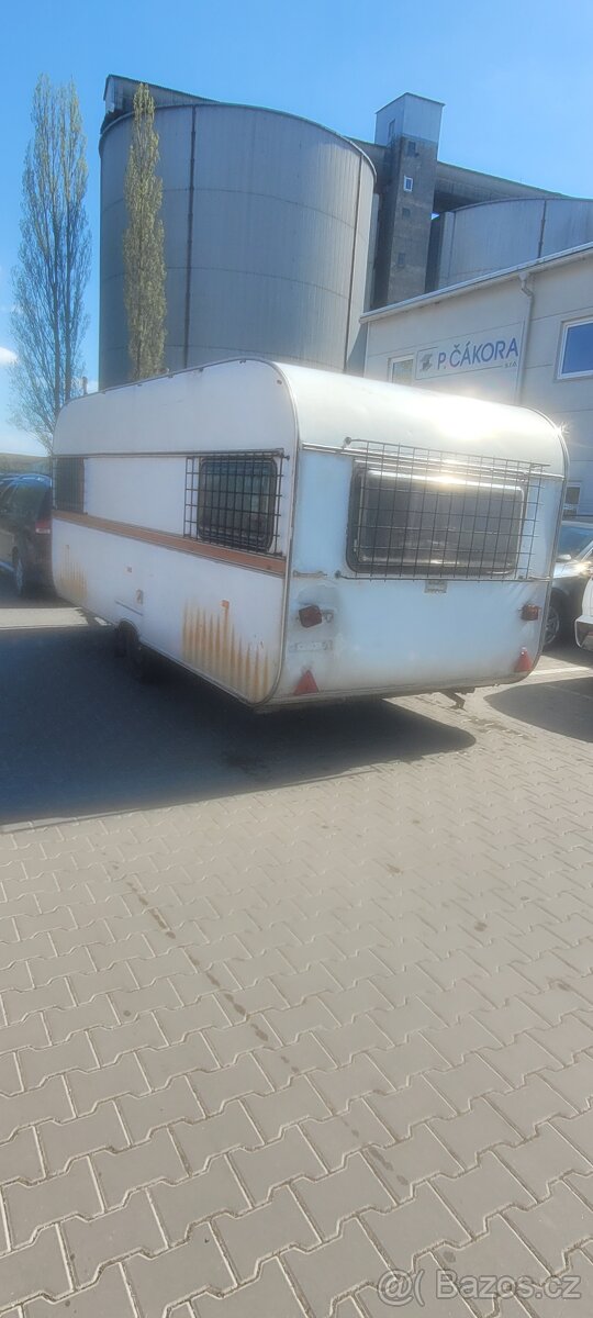 Karavan na pevné stání - 5