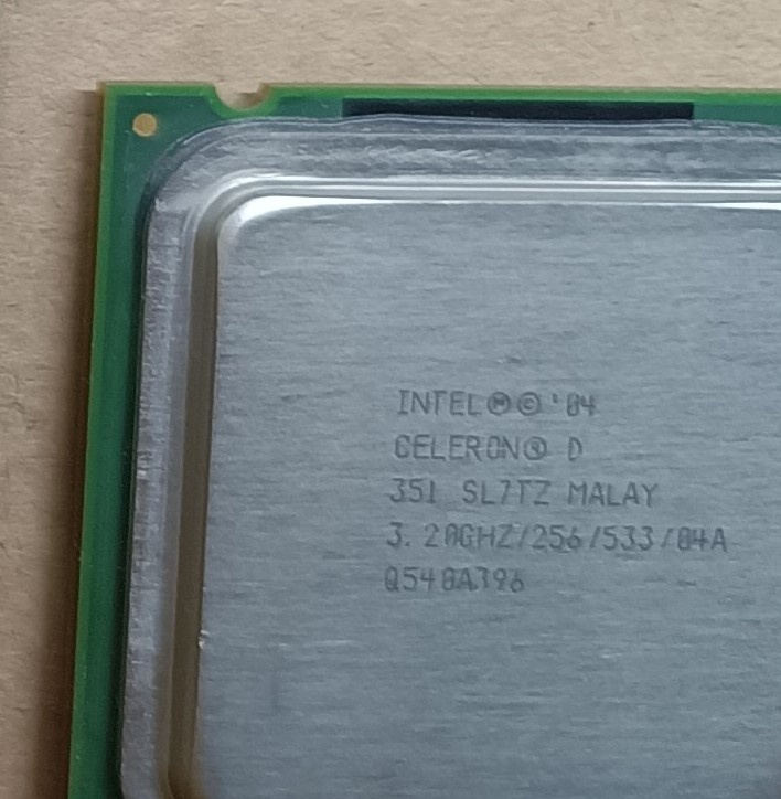 CPU pro Socket 775, 939, AM2, 478B - 5