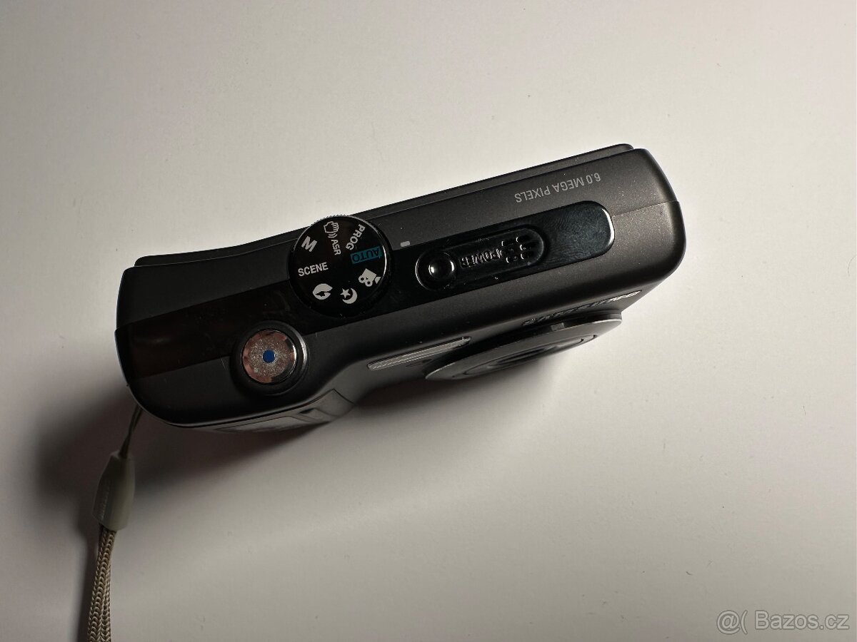 Samsung D60 černý Retro - 5