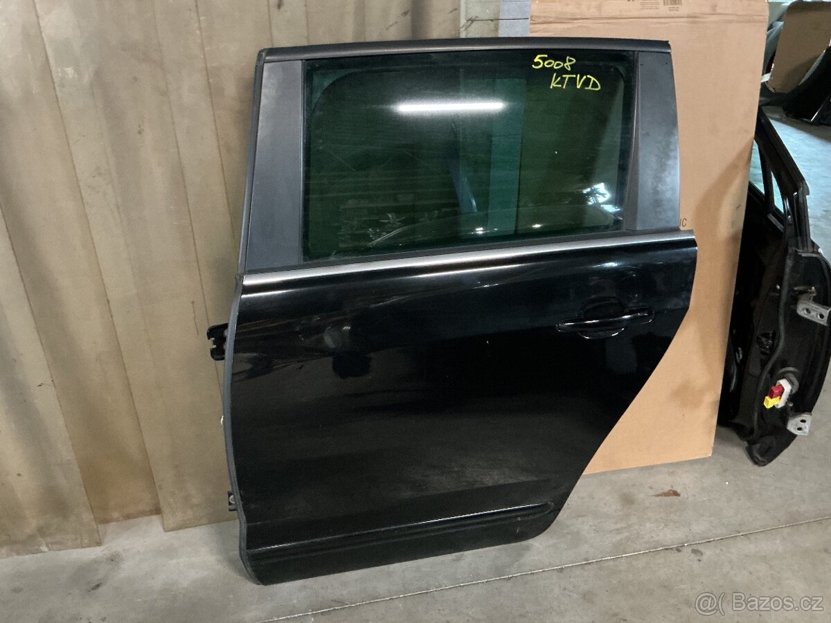 Peugeot 5008 - levé přední + zadní dveře. KTVD - 5