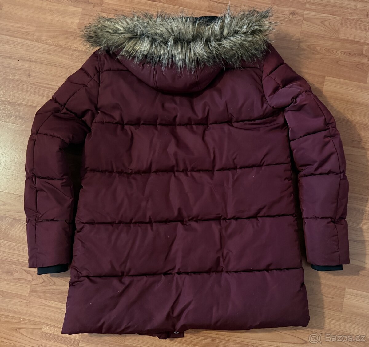 DÁMSKA BUNDA GUESS vel.M - 5