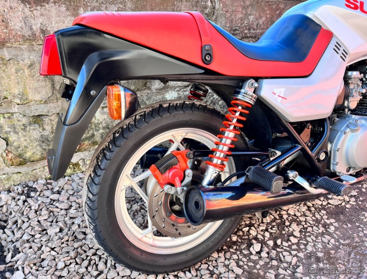 Suzuki Katana 650G - 5