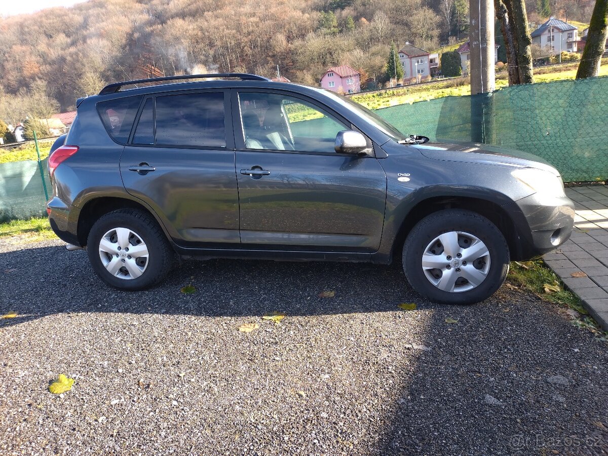 Toyota RAV4 2,2 D-4D - 5
