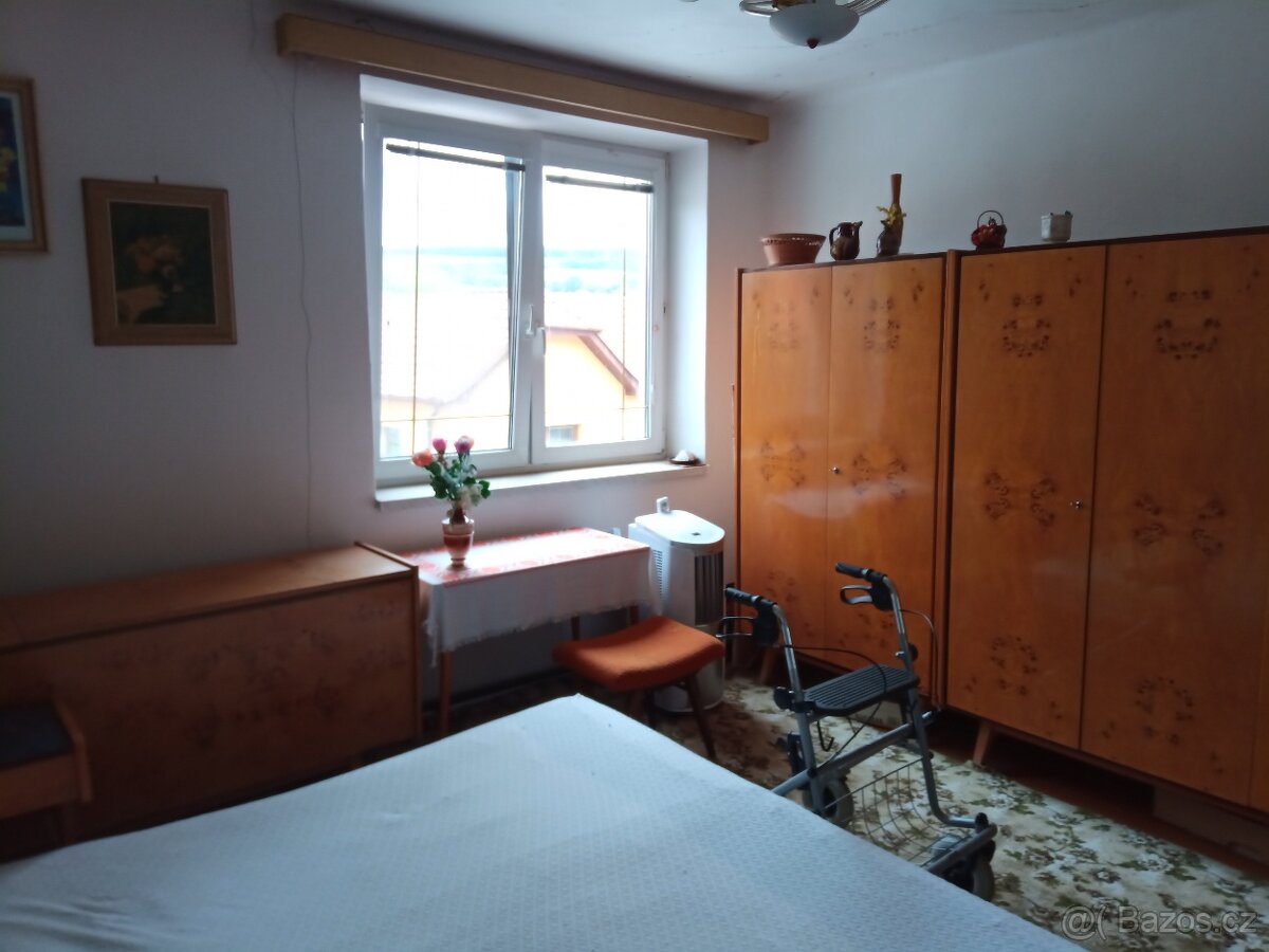 Prodej velkého domu v centru Dambořic - 5