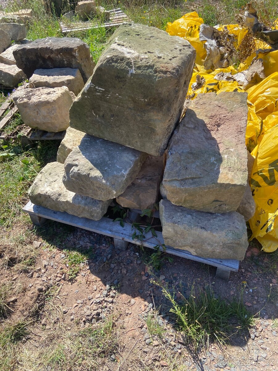 Prodám pískovec - schody, bloky, kvádry, dlaždice, šlapáky - 5