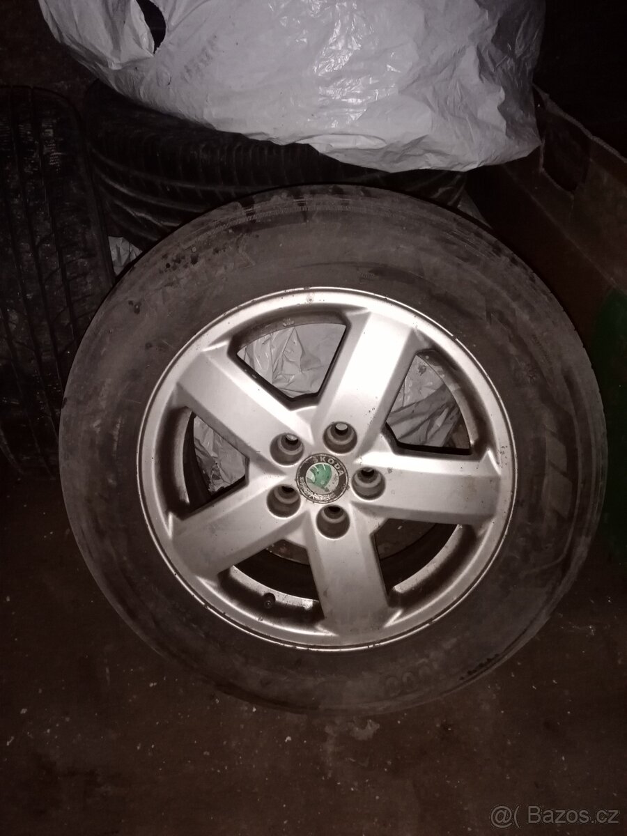 škoda Octavia 1. Pouze 2.Disky Cena za obě dvě 500, Kč - 5