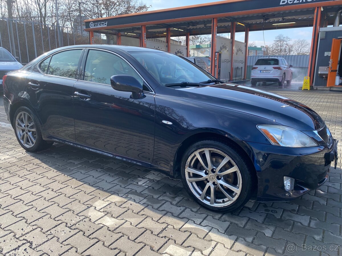 Lexus IS220d - 5