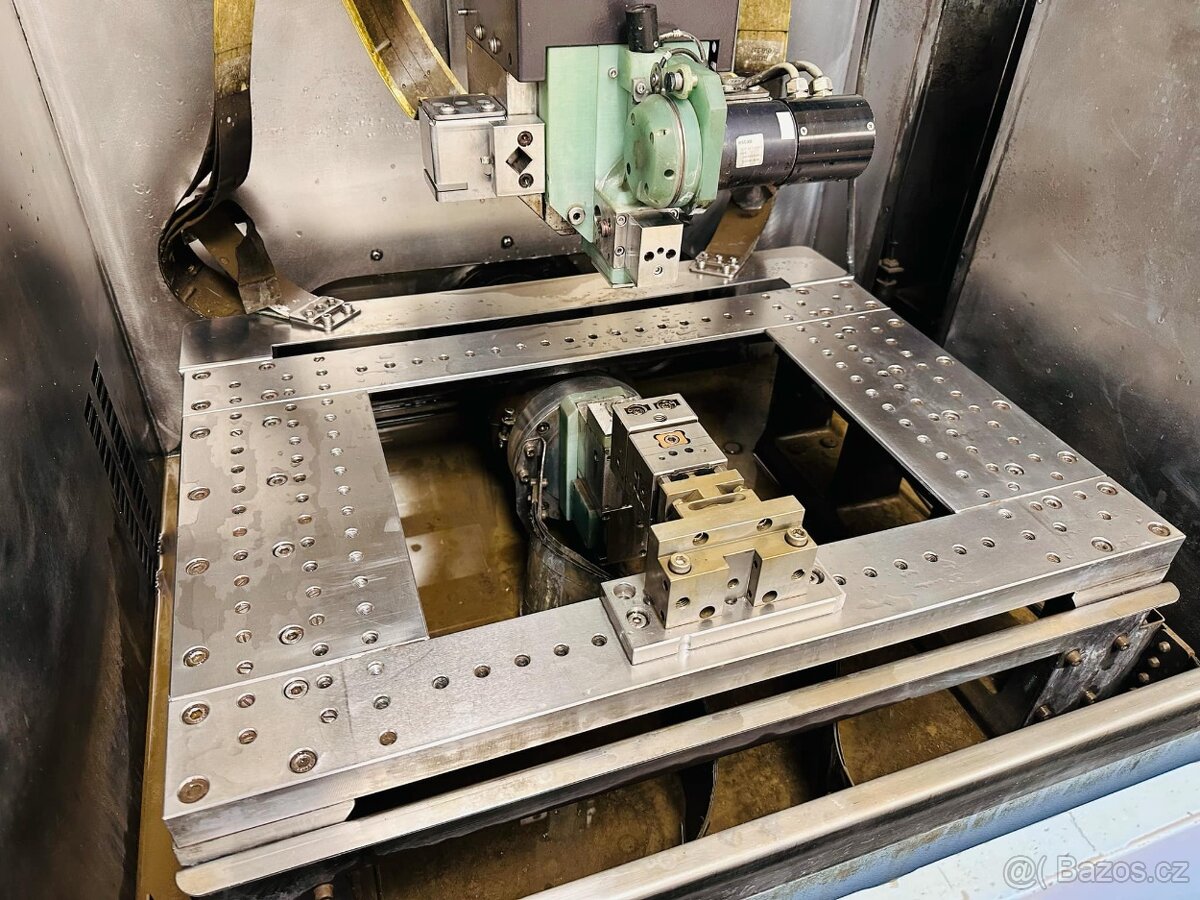 Drátová řezačka AGIE AGIECUT PROGRESS V2 + příslušenství - 5