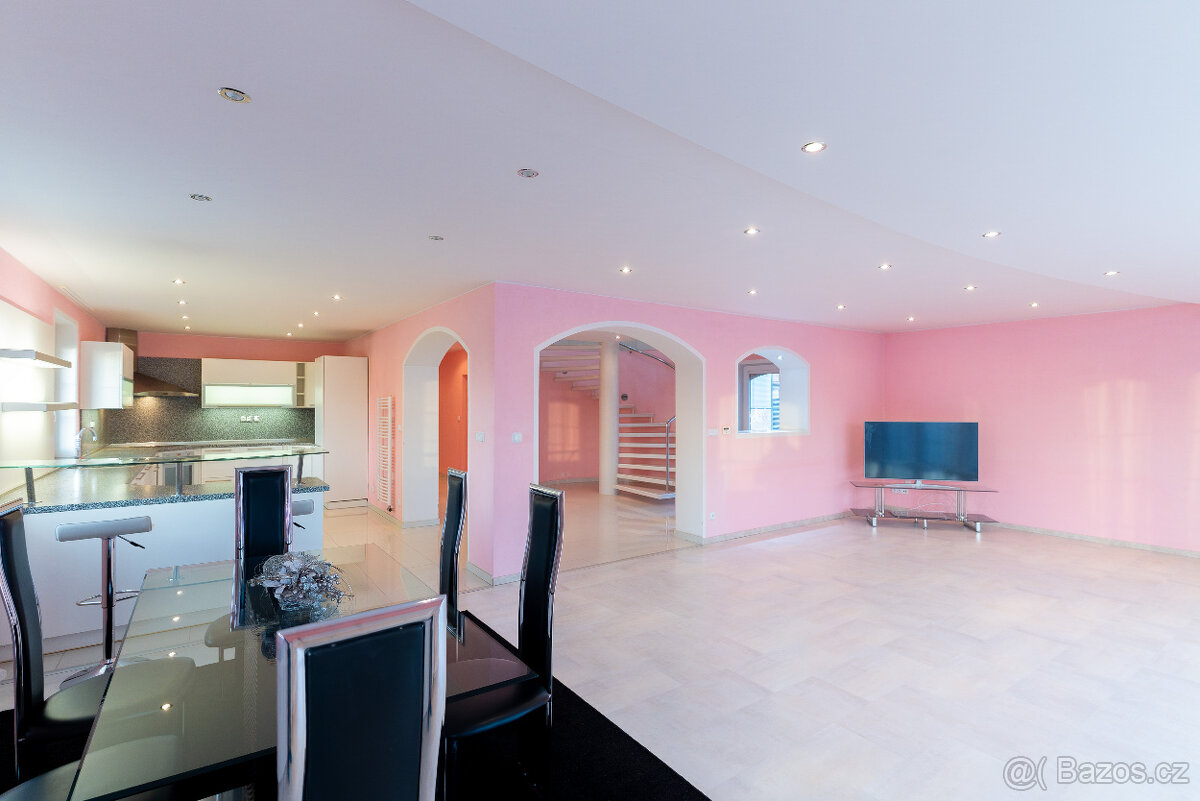 Prodej rodinného domu 200 m², pozemek 586 m² - 1111 - 5