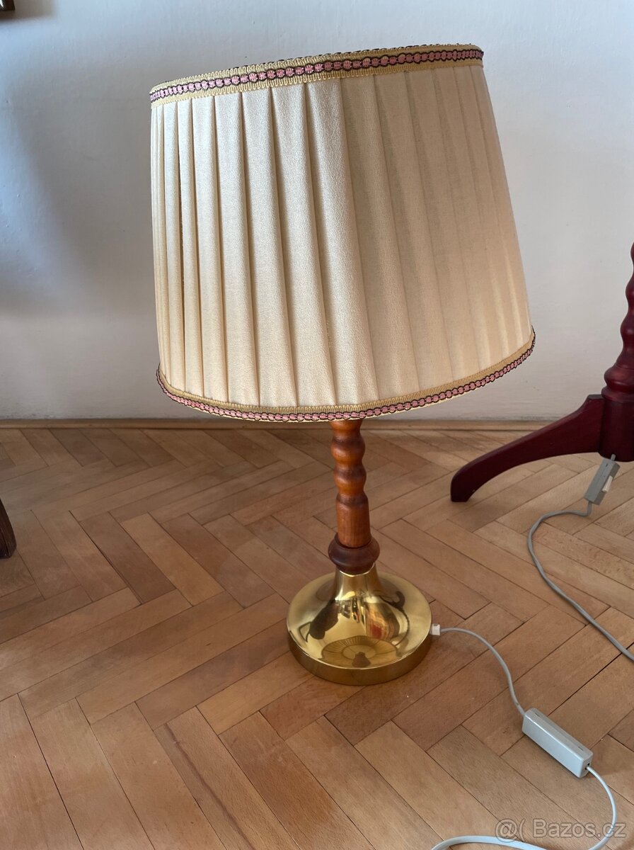 Starožitný nábytek - skleník, komoda, gauč - 5