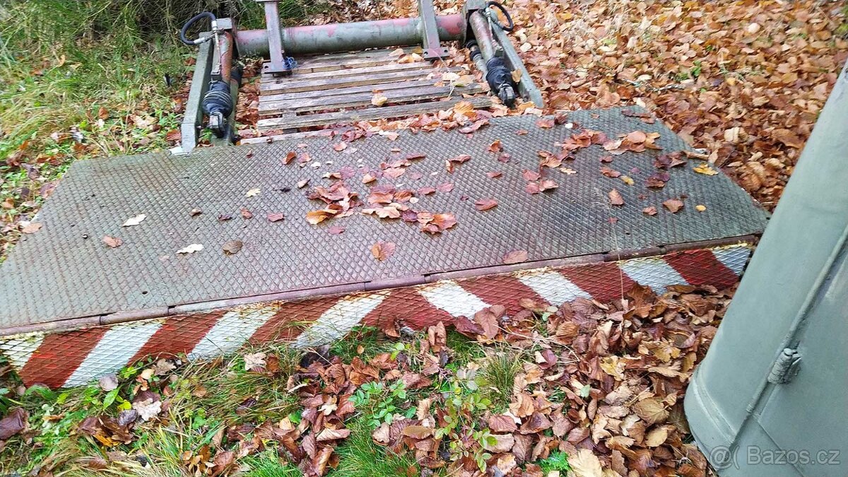 V3S M2 - hydraulické čelo - 5