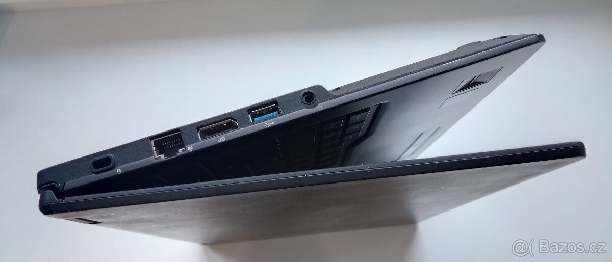 notebook Fujitsu U747 i5 6200U na náhradni dily - 5