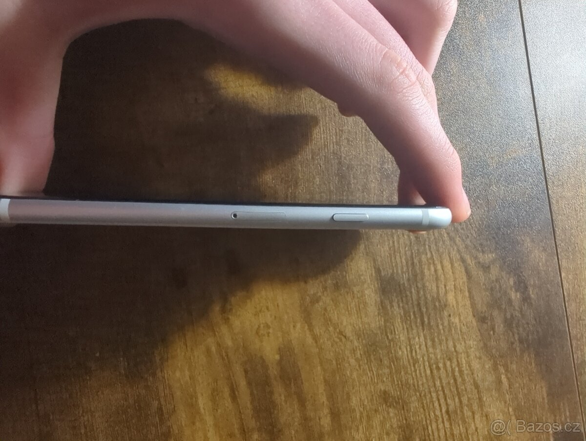 IPhone SE 2020 64gb bílý - 5