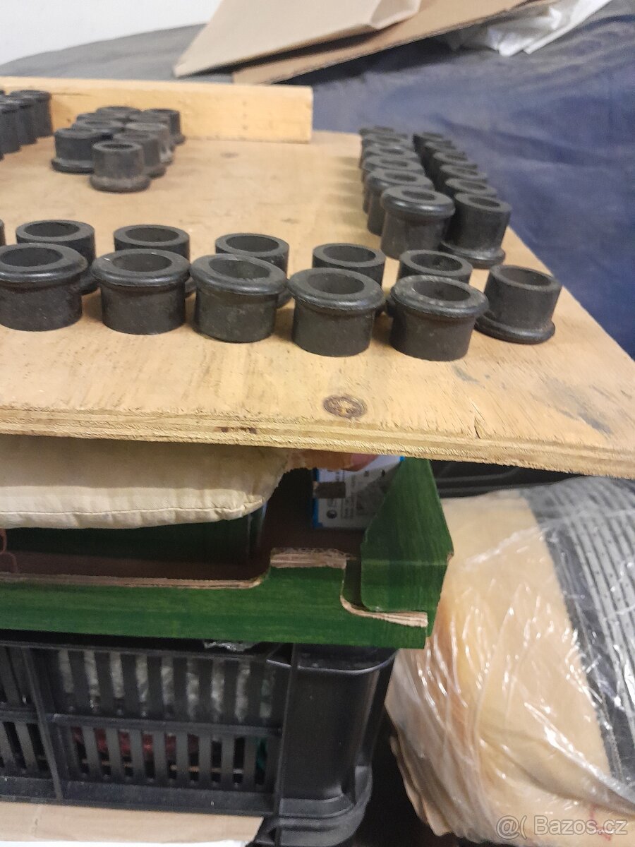 OCTAVIA,FELICIA,SPARTAK - 5