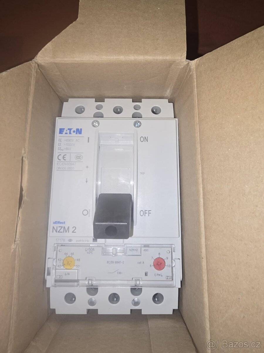 Jističe a stykače - 5