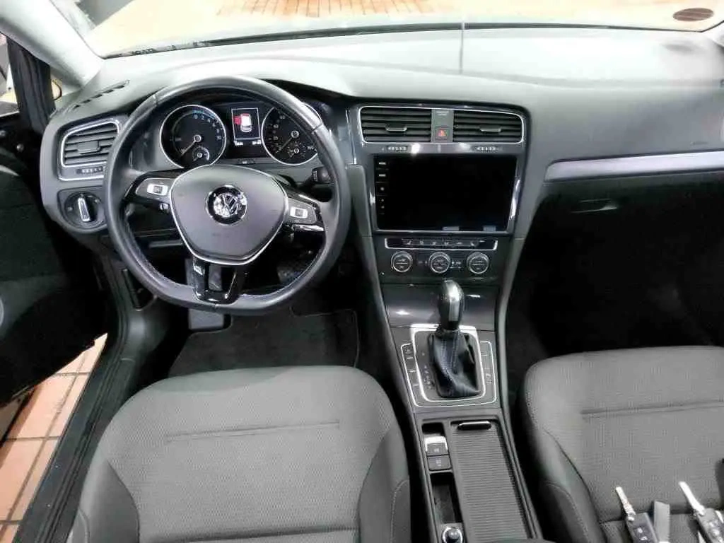 Volkswagen E-golf 100kw model 2021,baterie 36kwh,220km - 5