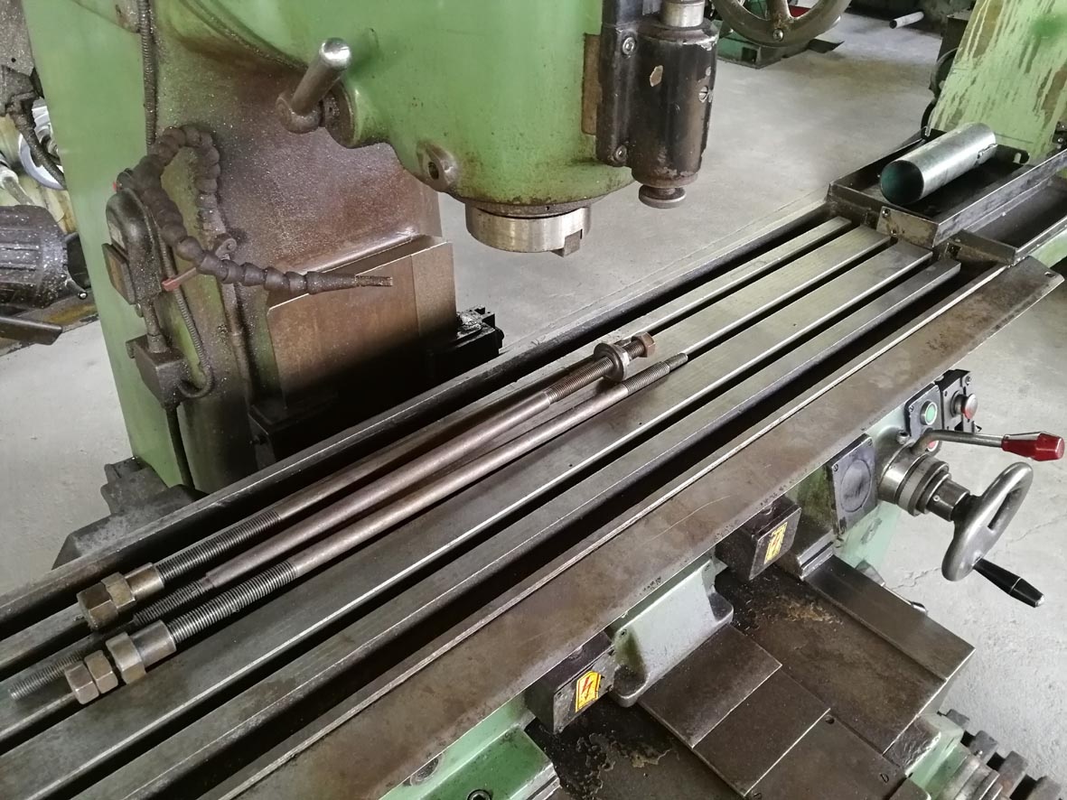 Frézka svislá FA 4V - 5