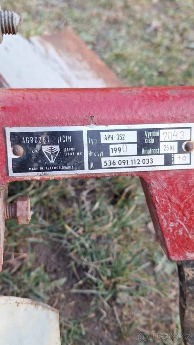 Oboustranný pluh vari APH-352 - 5