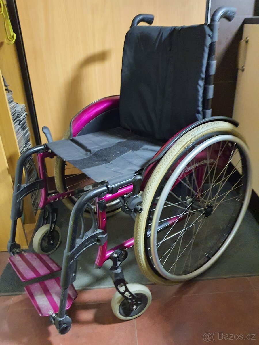 TOP značkový SPORT invalidní vozík PLNÁ KOLA - 5