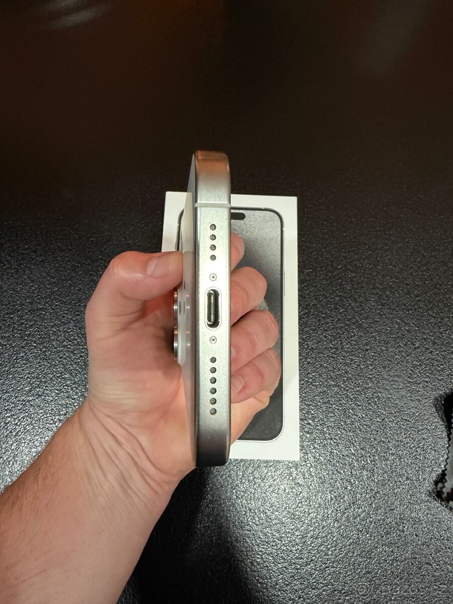 Iphone15 PRO MAX 256 GB bílý - 5