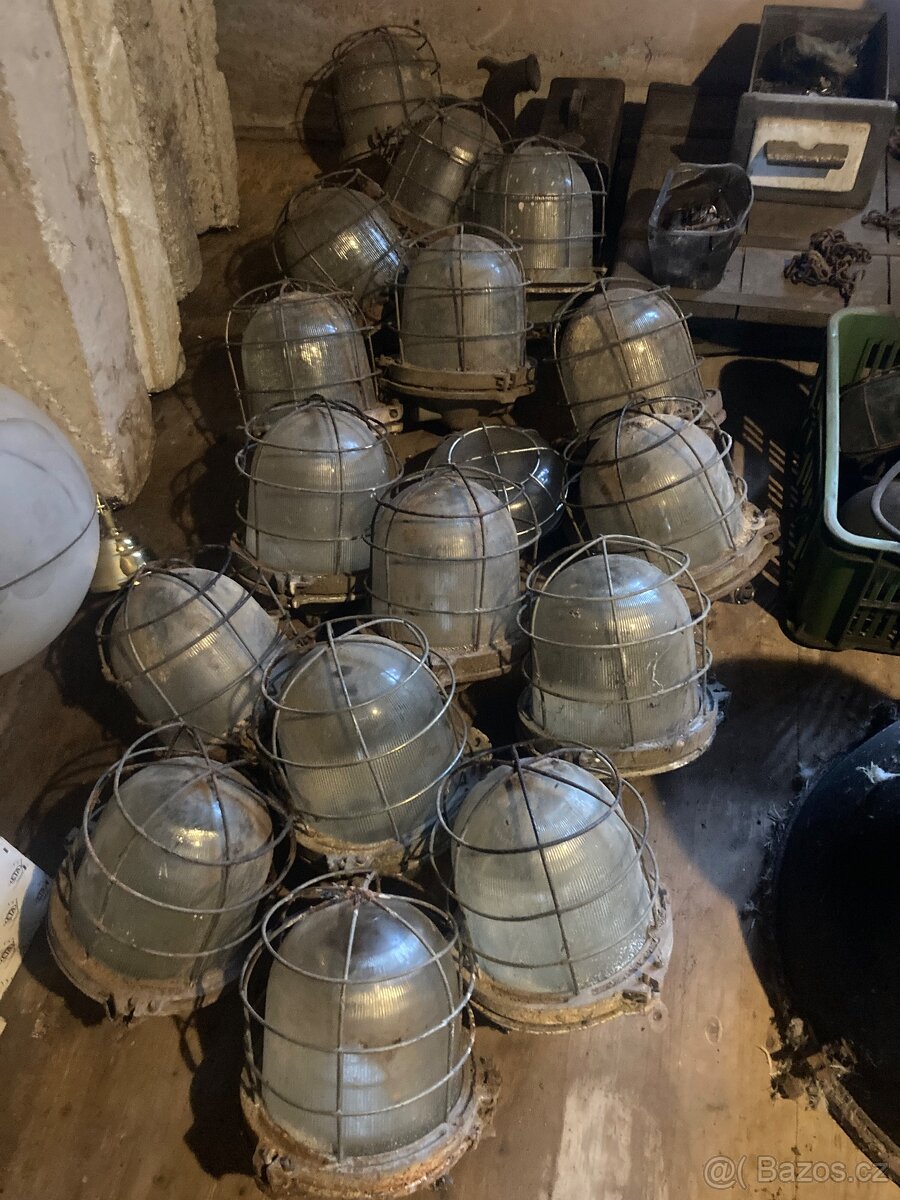 PRŮMYSLOVÉ LAMPY - 5