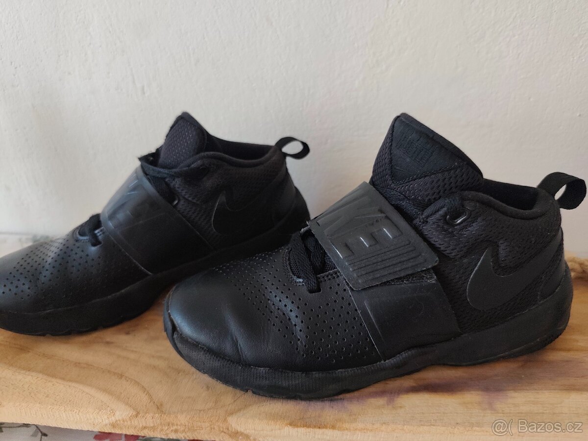 Černé tenisky Nike 37,5 - 5