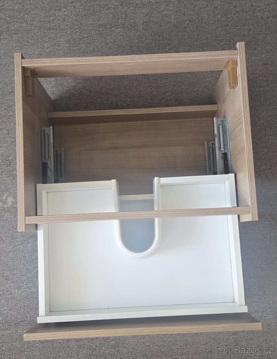 Umyvadlová skříňka - 5