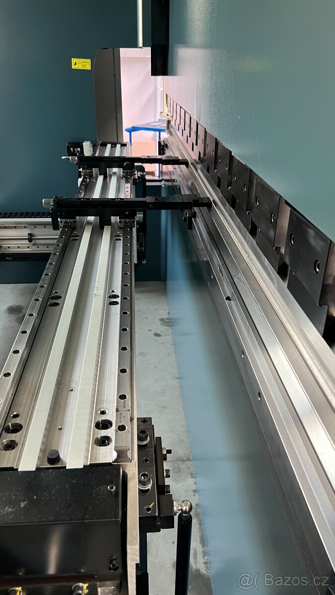 Ohraňovací lis DURMA, model AD-Servo 30175 - 5