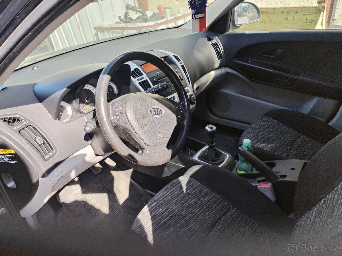 Kia ceed 1.4 80kw r.v2008 jen díly - 5