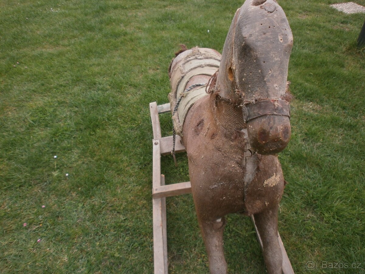 STAROŽITNÝ HOUPACÍ KŮN´ - 5