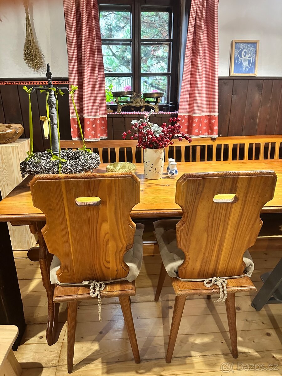 Selský jídelní set – masivní stůl, velká rohová lavice + 3 ž - 5