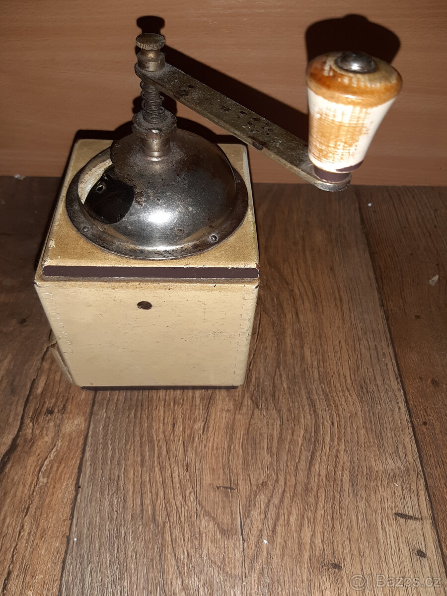 Prodám retro dřevěný mlýnek na kávu Sava original - 5