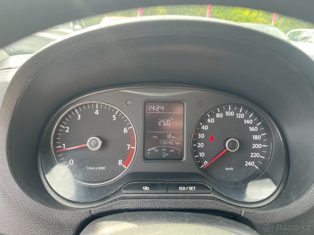 Volkswagen Polo 1.2 - 5