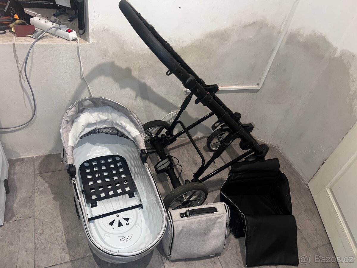 Luxusní kočárek Junama Diamond - 5