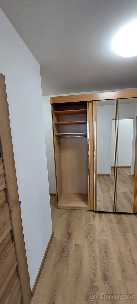 Šatní skříň - 5