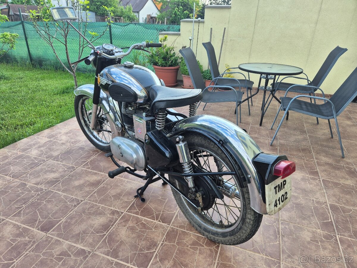 Royal Enfield Bullet 350 rok 1972 - 5
