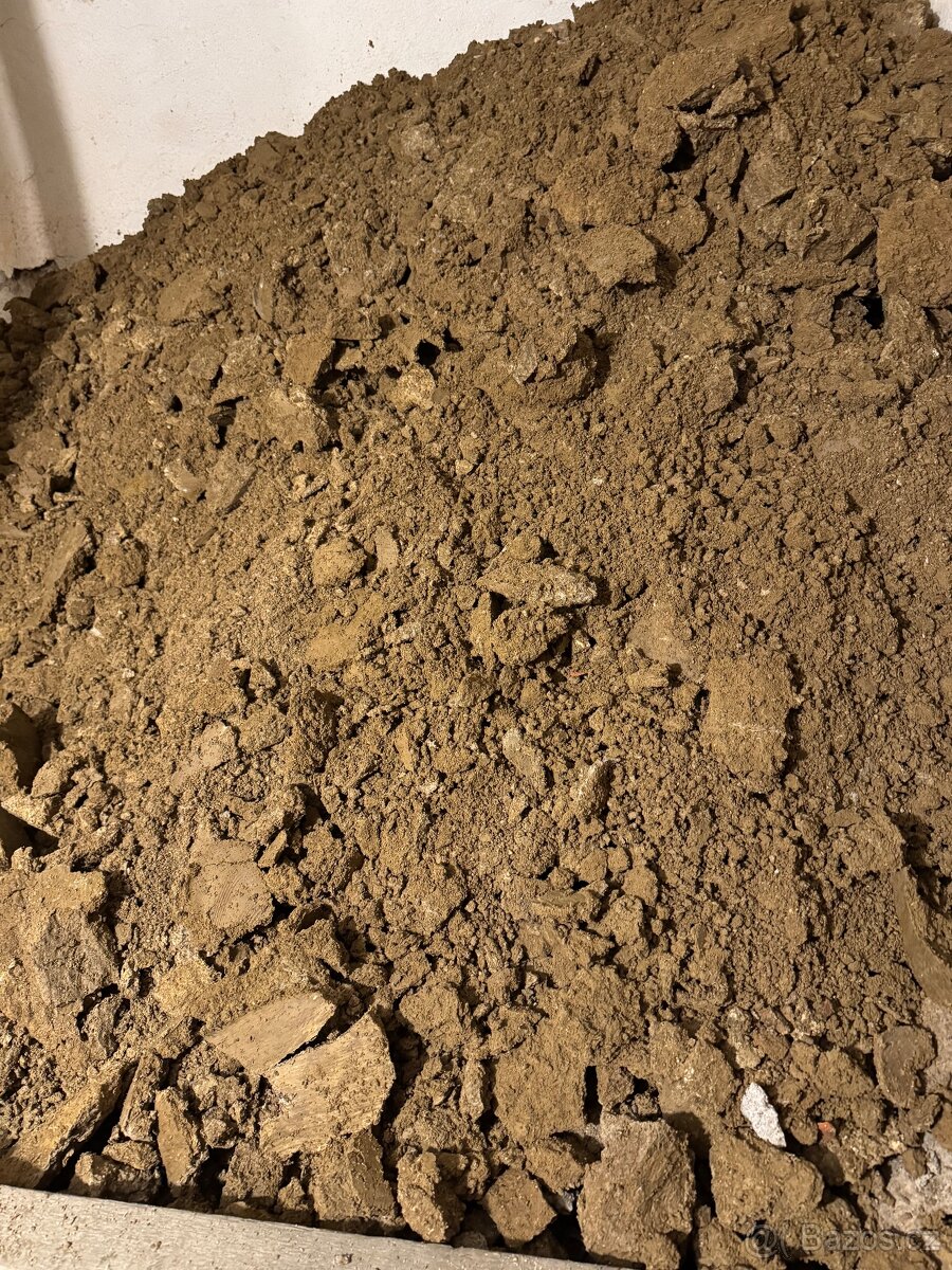 Cihly, hlína-jíl, stavební suť a zbytek směs ZDARMA ZA ODVOZ - 5