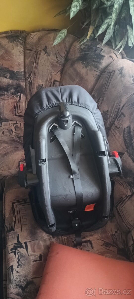 Kočárek a autosedačka - 5