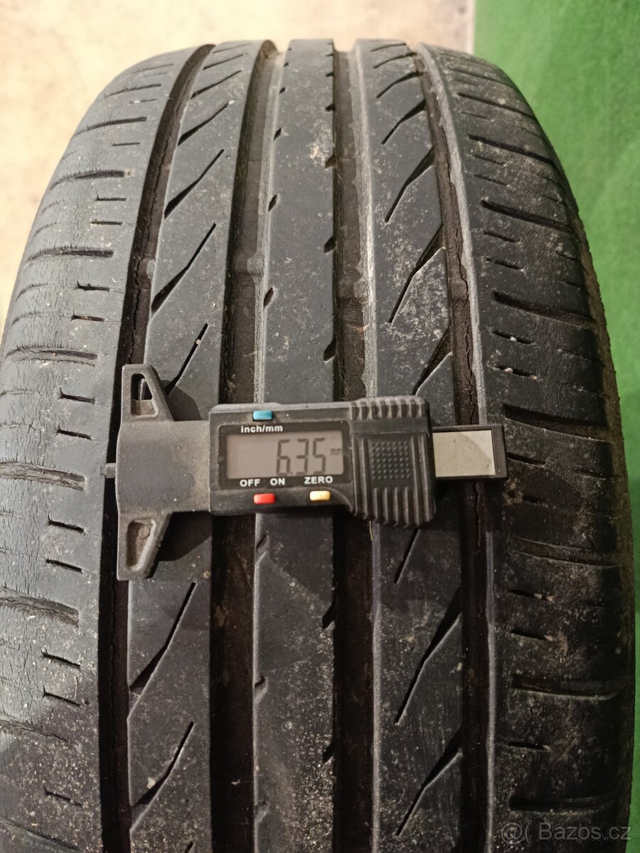 4ks letni 215/50/18 Toyo - 5