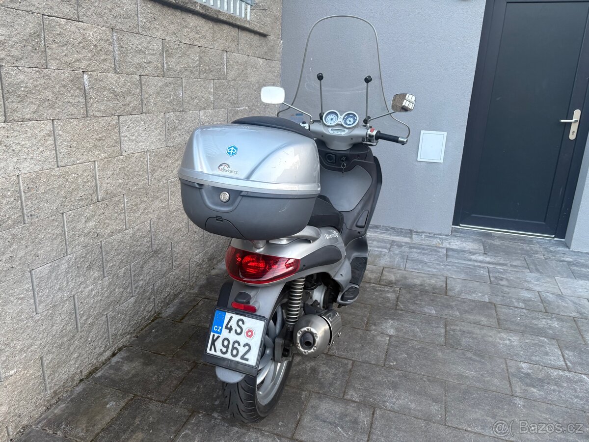 Piaggio bevely 125 - 5