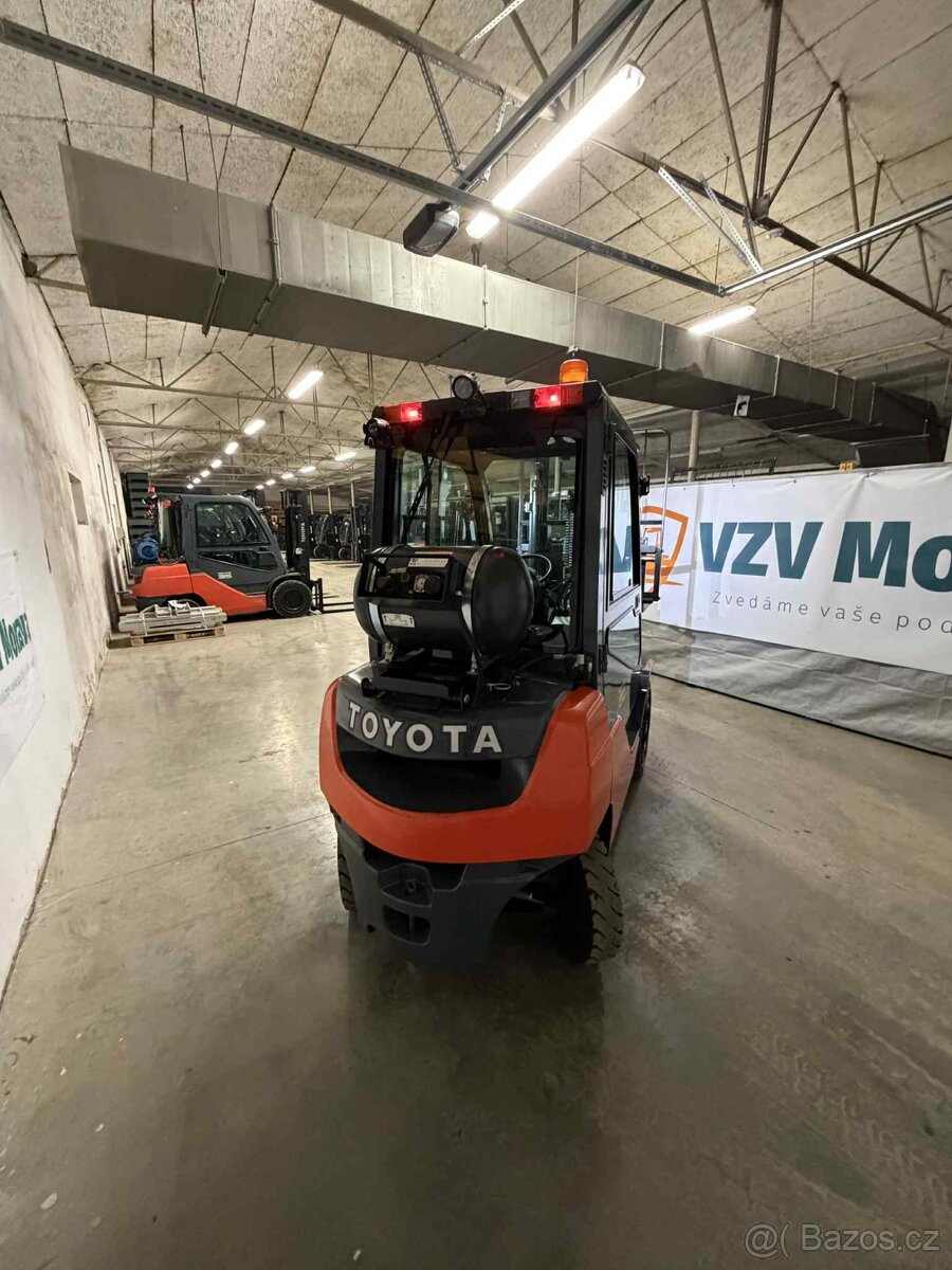 Vysokozdvižný vozík Toyota LPG VZV 02-8FGF20 - 5
