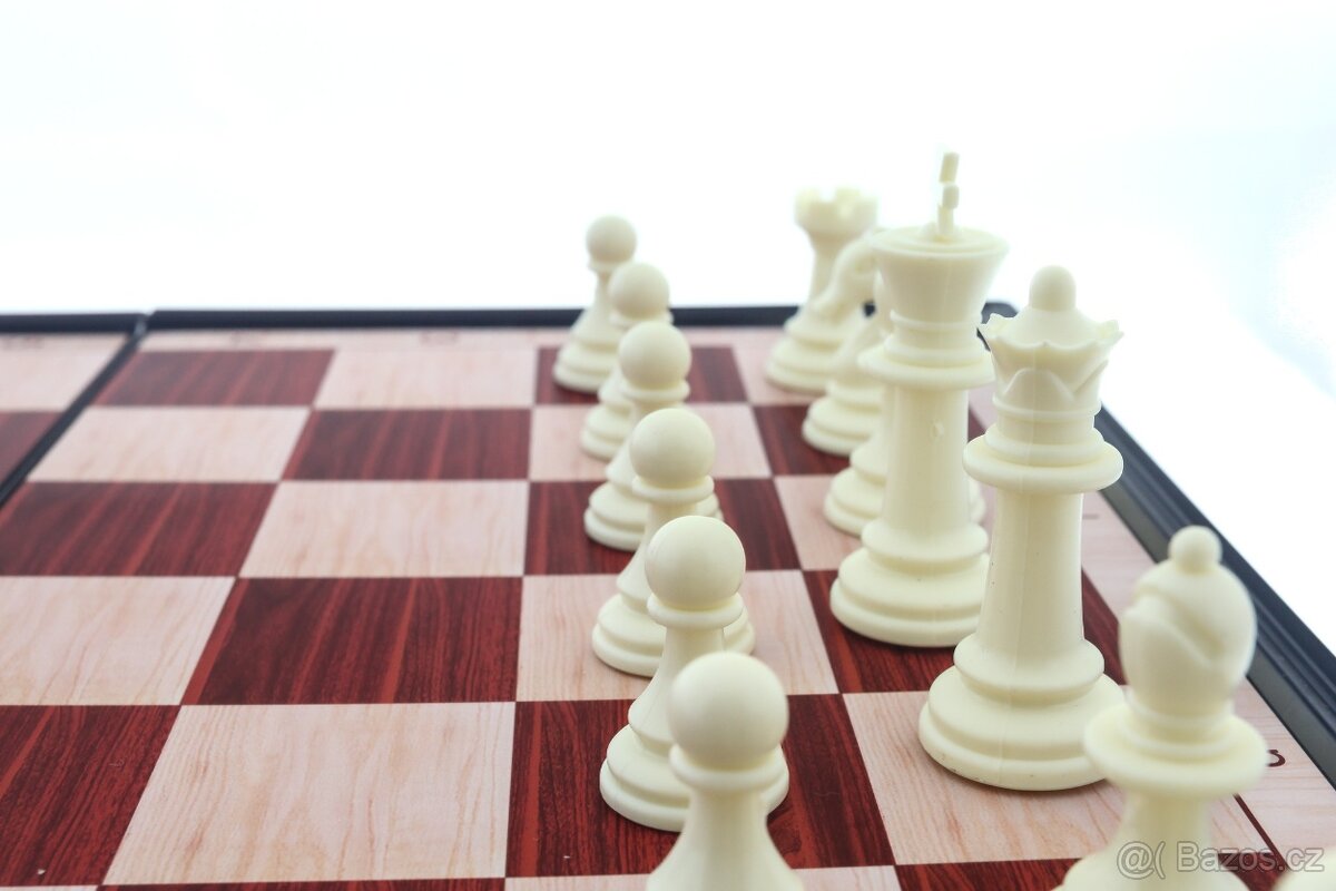 Magnetická plastová šachová sada 39x39 cm – skládací s figur - 5